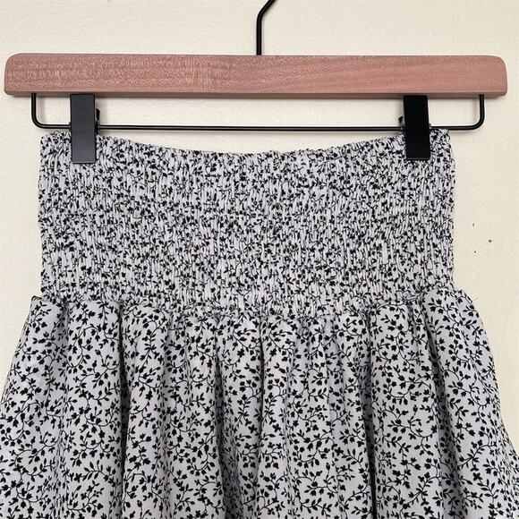 ZAFUL White Black Flounce Smocked Floral Skirt‎ A-line Layered Women's Size 6 - Picture 4 of 10